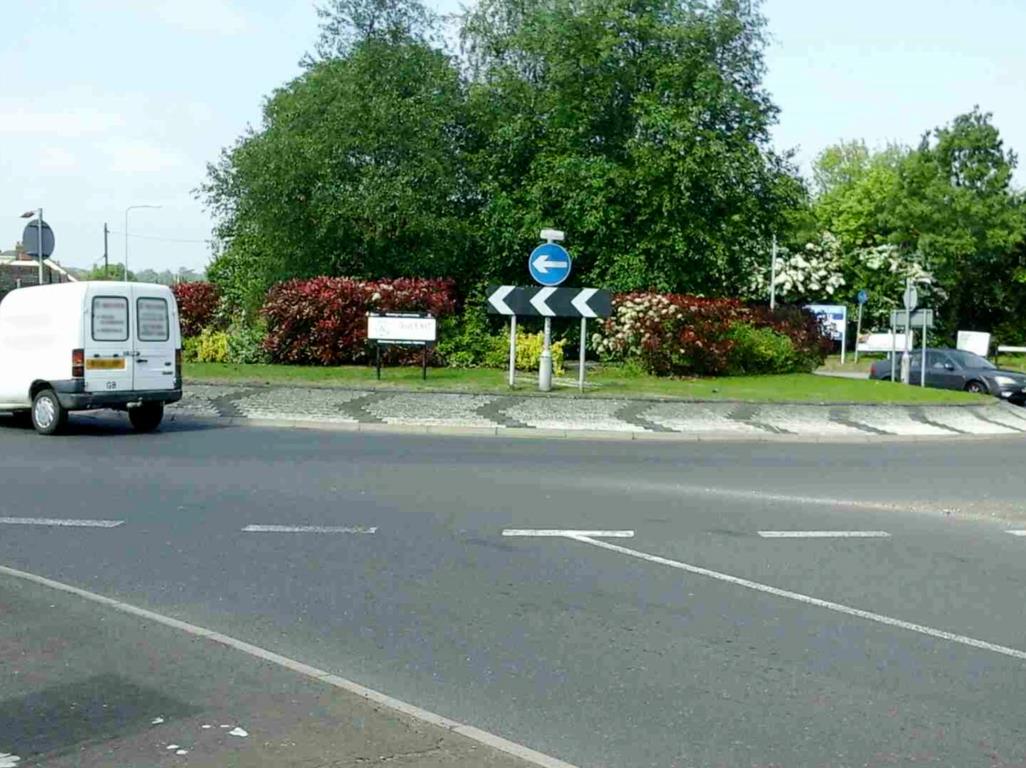 Springwood Drive Roundabout